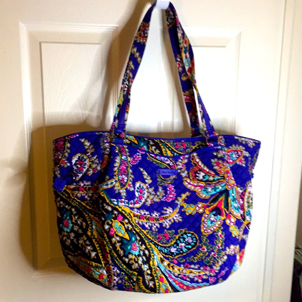 Vera Bradley Tote - So. Many. Pockets!!!